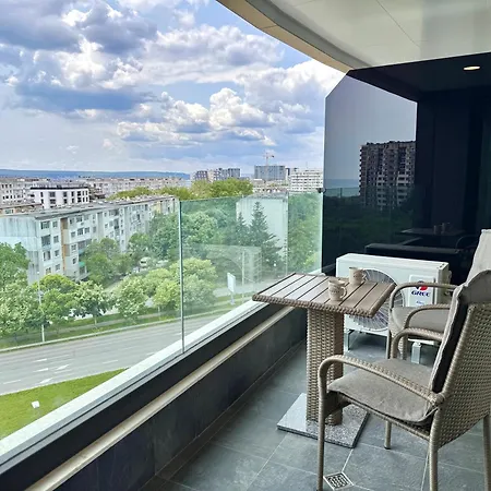 New In Breeze With Panoramic Sea View And Parking * 瓦爾納