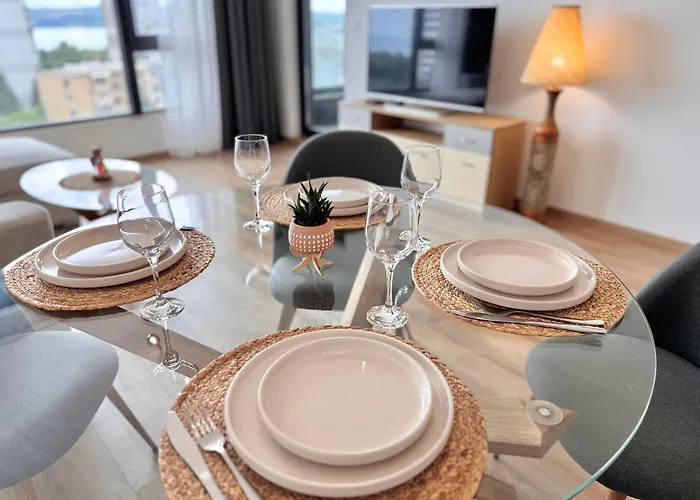 New In Breeze With Panoramic Sea View And Parking Appartement